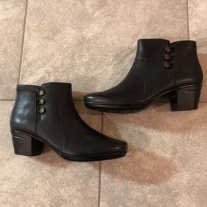 BRAND NEW Clarks women’s black leather boots